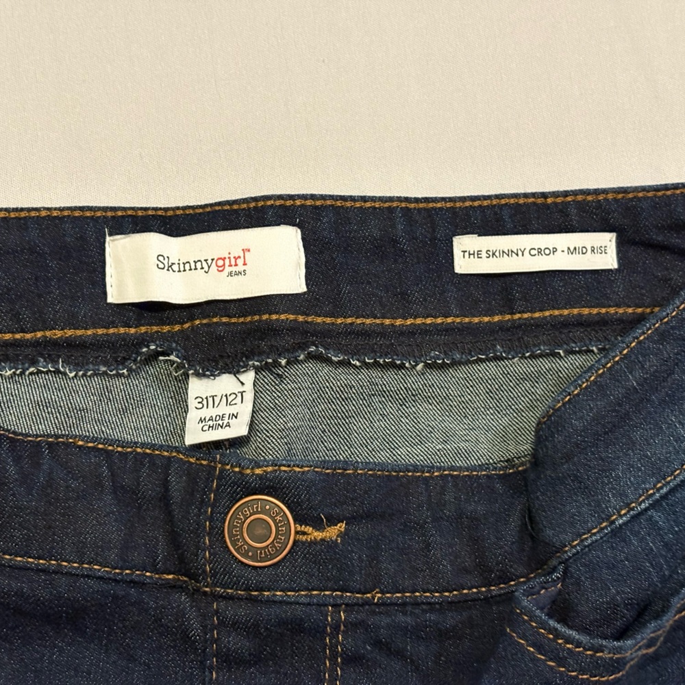 NWT Skinnygirl ‘The Skinny’ Crop Pull-On Mid-Rise Stretch Jeans Size 12T - Picture 4 of 6